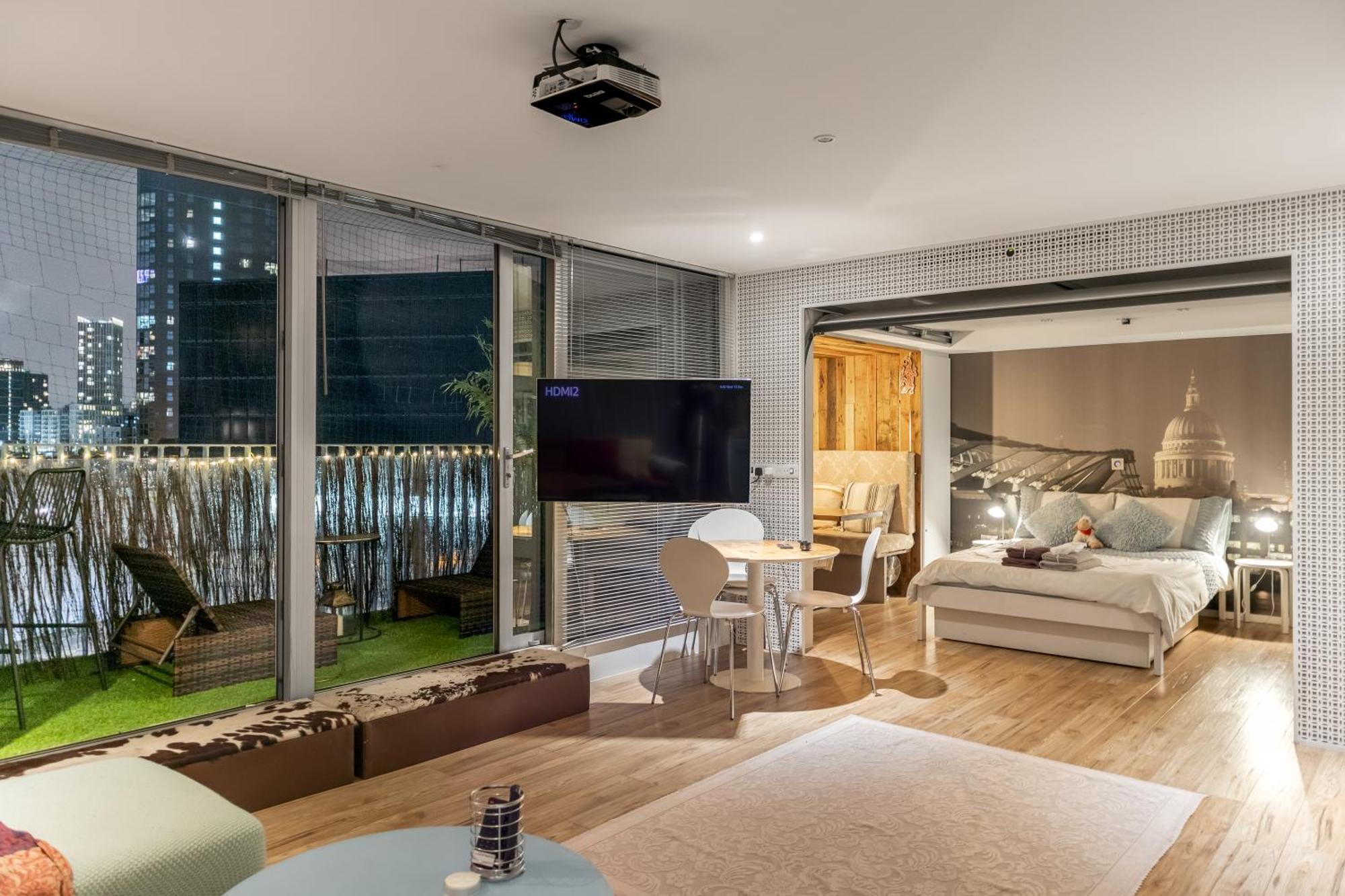 Pyjamagetaways Apartment London Exterior photo